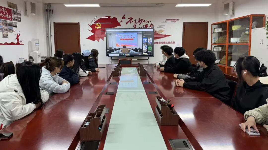农林经济管理学院学生参加&ldquo;雷锋精神，代代传承&rdquo;主题宣讲会