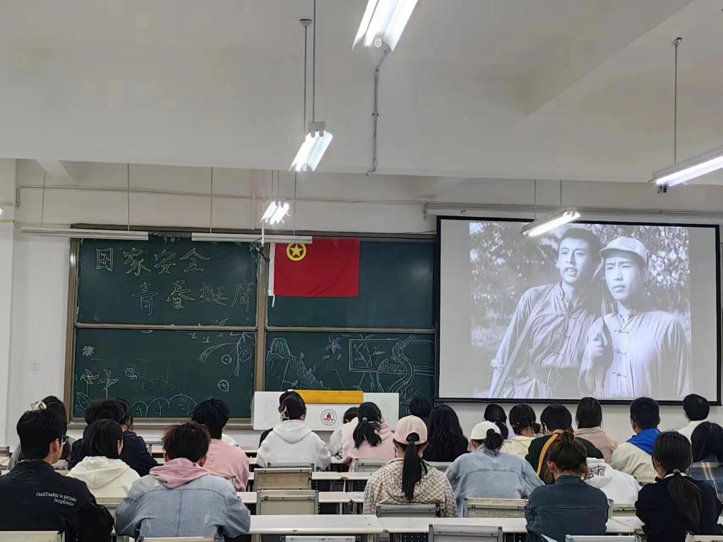 【红色引领】我院开展&ldquo;传承红色基因&mdash;&mdash;清明祭英烈，共筑中华魂&rdquo;主题团日活动