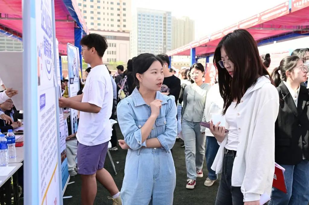 【&ldquo;三抓三促&rdquo;行动进行时】我院组织毕业生参加2024年甘肃省民营企业&ldquo;双创&rdquo;招聘会暨兰州财经大学校园双选会
